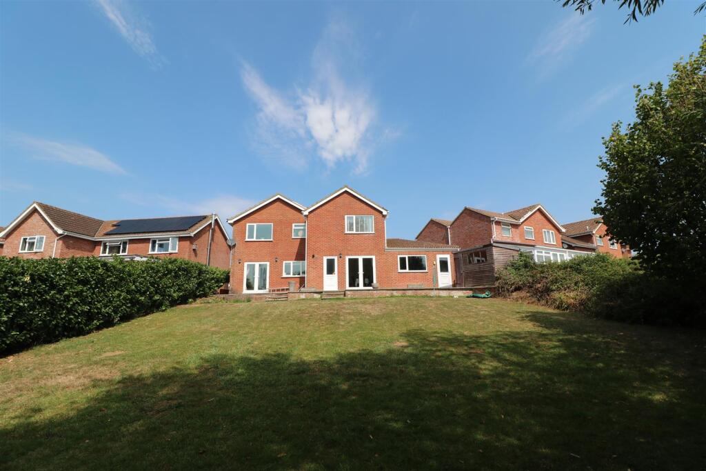 Shore Place, Broadmead, Trowbridge photo 2