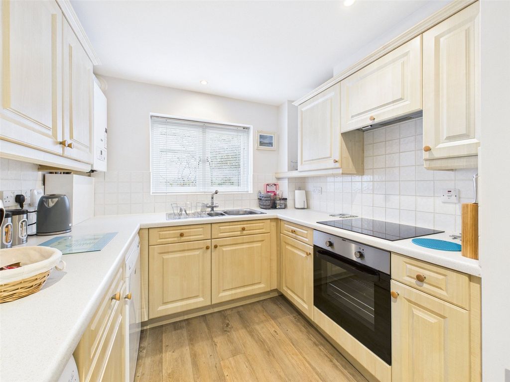 Additional image 8 of 2 bed flat for saleEgloshayle Road, Wadebridge, Cornwall PL27