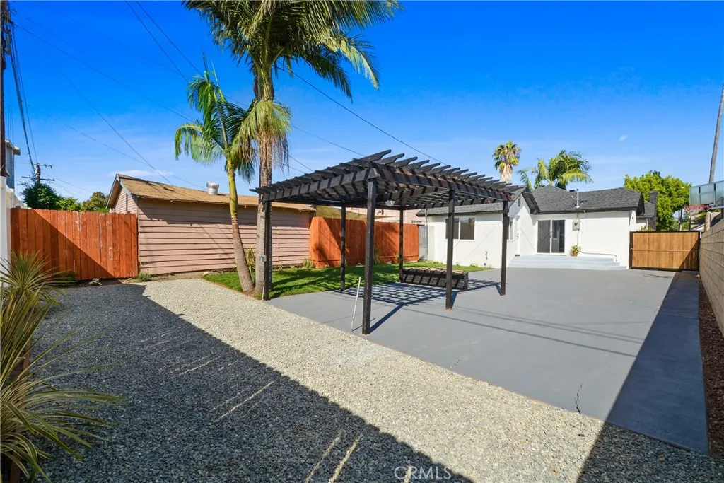 5319 6th Ave, Los Angeles, CA 90043