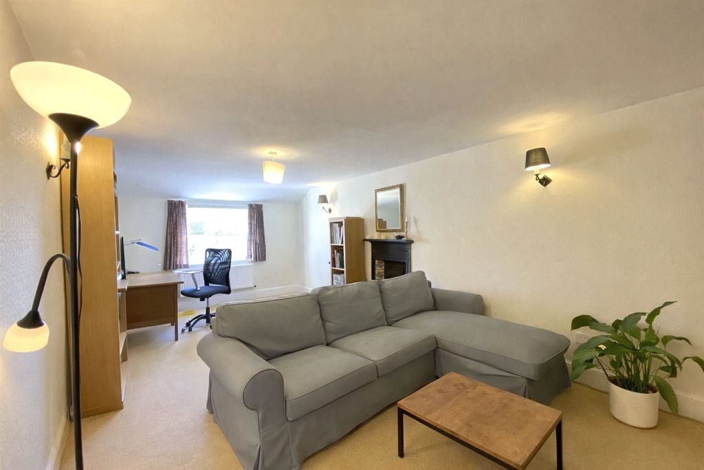 1 bed flat to rentApsley Road, Bristol BS8 photo 2