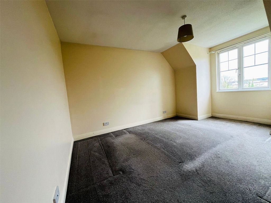 Additional image 8 of 2 bed flat to rentGould Close, Newbury, Berkshire RG14