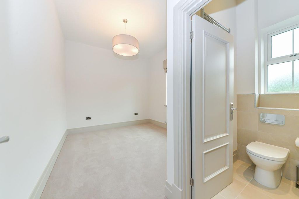 Additional image 16 of 6 bed detached house to rentClaremont Gardens, Norfolk Road, Edgbaston, Birmingham B15