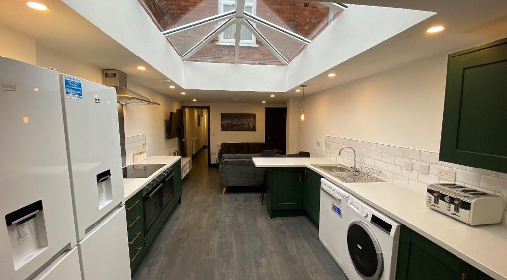 Room to rentVecqueray Street, Coventry CV1 photo 5