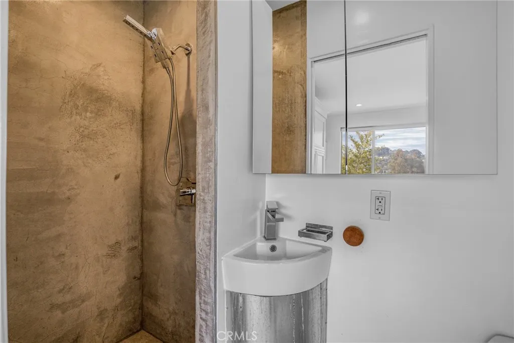Additional image 67 of 3439 Winslow Dr, Los Angeles, CA 90026