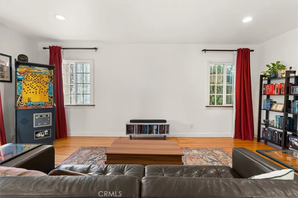 Additional image 6 of 527 W 106th Street, Los Angeles, CA 90044