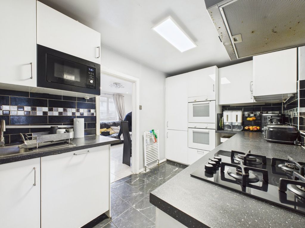 Additional image 12 of 3 bed terraced house for saleBeaumont Road, Slough, Berkshire SL2