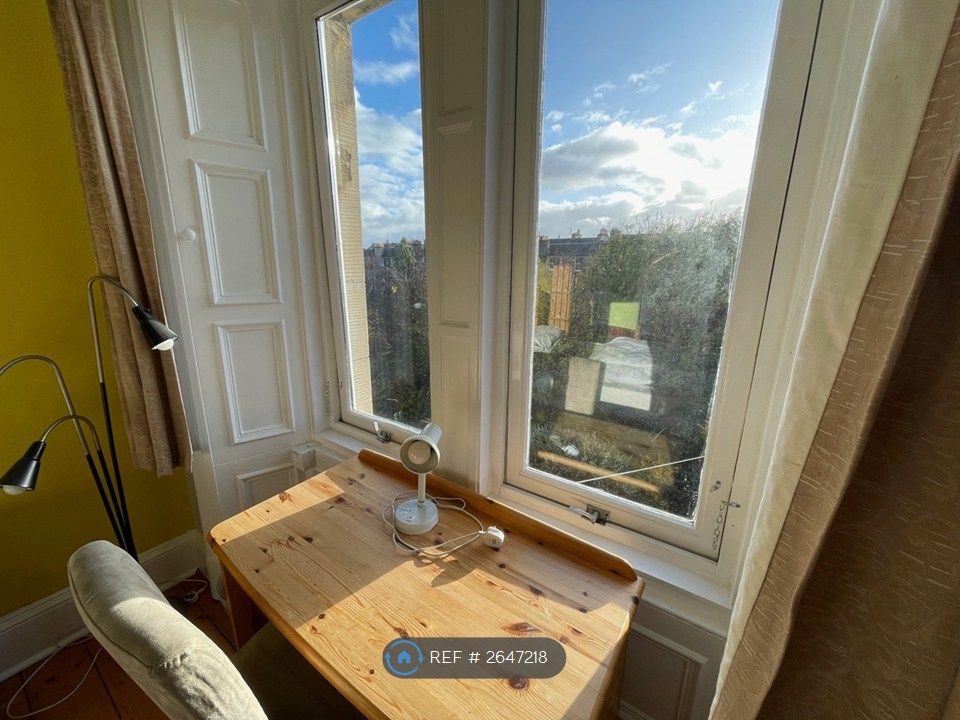 5 bed flat to rentWarrender Park Terrace, Edinburgh EH9 photo 2