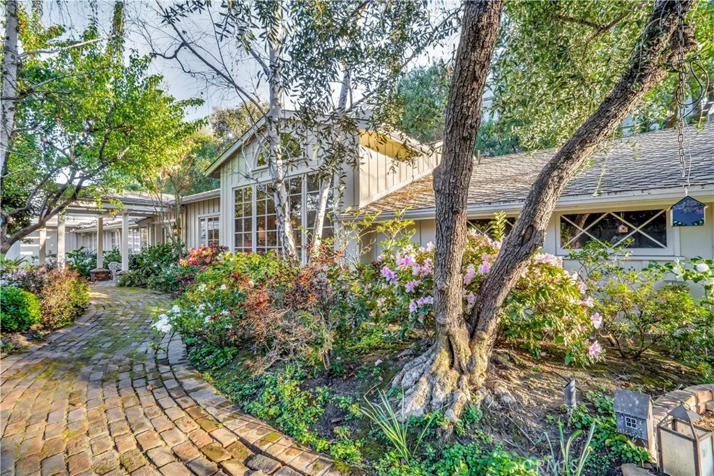 Additional image 2 of 17420 Rancho St, Encino, CA 91316