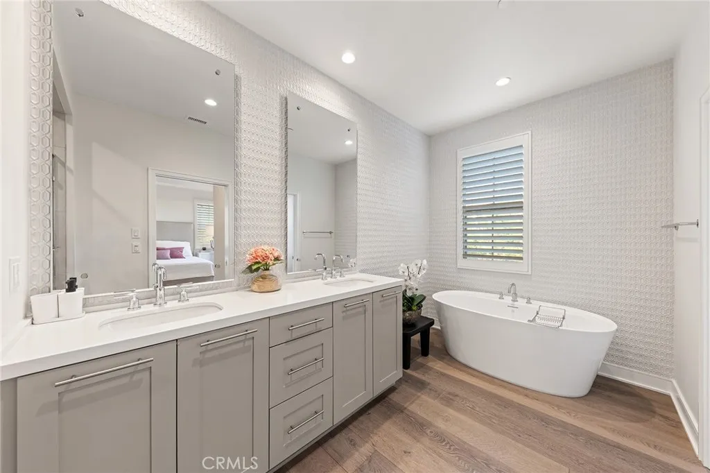 Additional image 115 of 117 Petunia, Irvine, CA 92618
