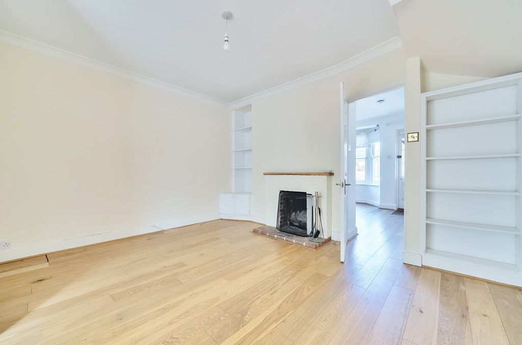Additional image 2 of 2 bed semi-detached house for saleHaslemere, Surrey GU27