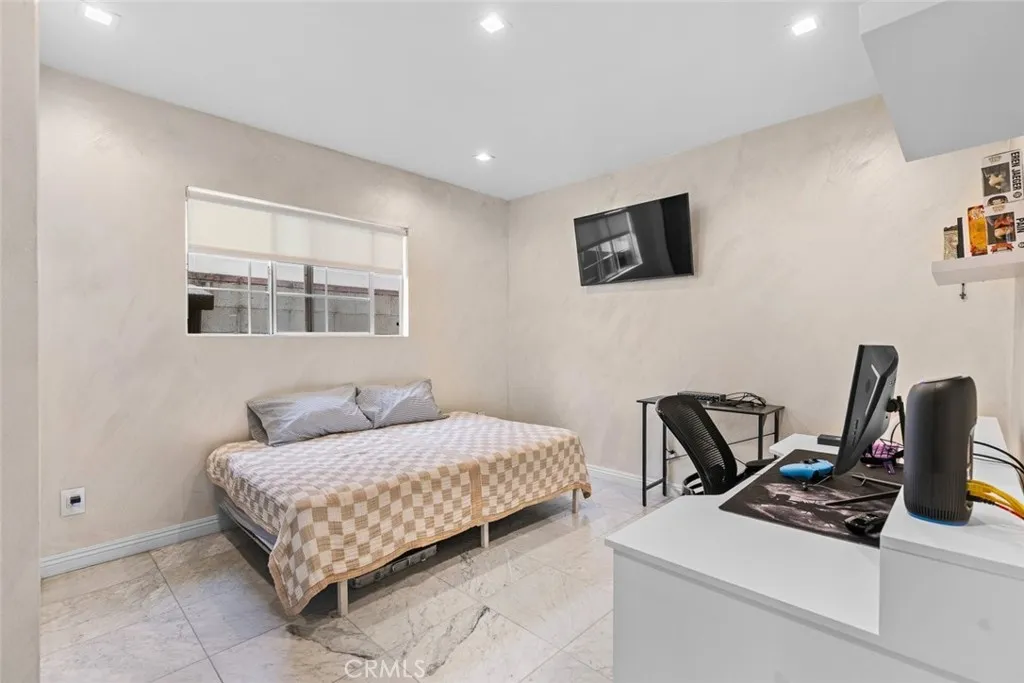Additional image 46 of 2640 N Keystone Street, Burbank, CA 91504