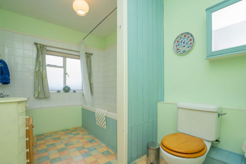 Additional image 17 of 3 bed semi-detached house for saleMoorlands Road, Malvern WR14