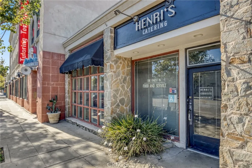 Additional image 40 of 7235 Owensmouth, Canoga Park, CA 91303