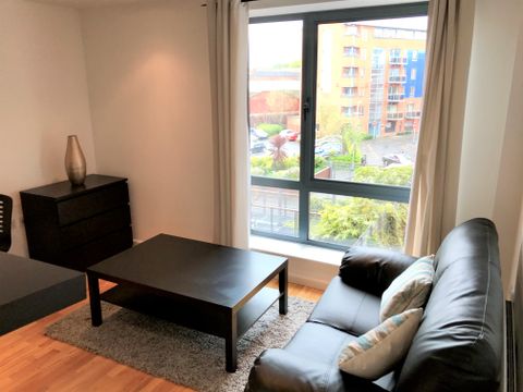 Leeds LS7, Studio to rent