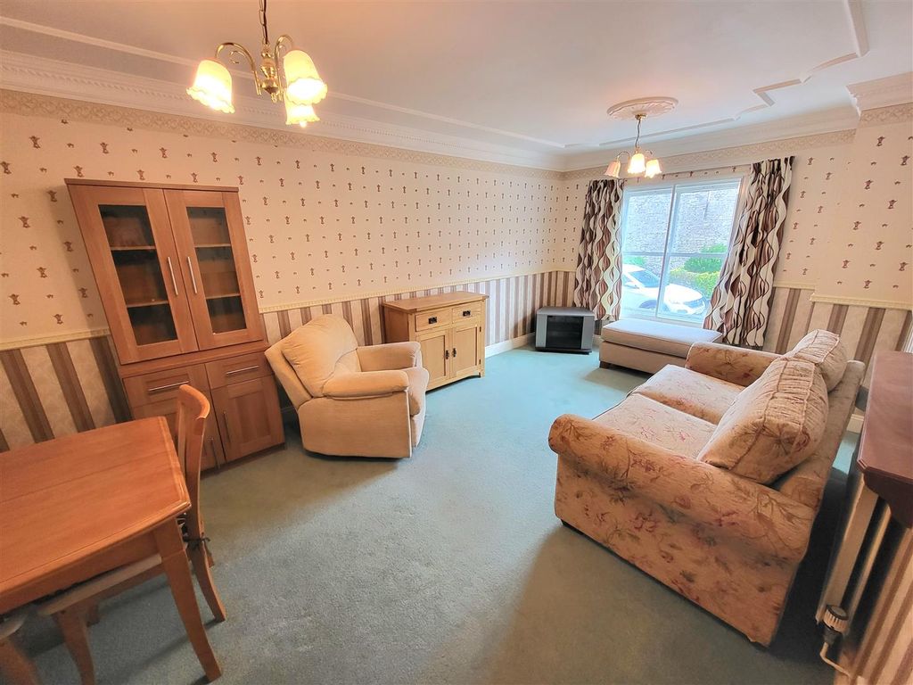 Additional image 4 of 2 bed flat for saleWimbledon Court, Tenby SA70