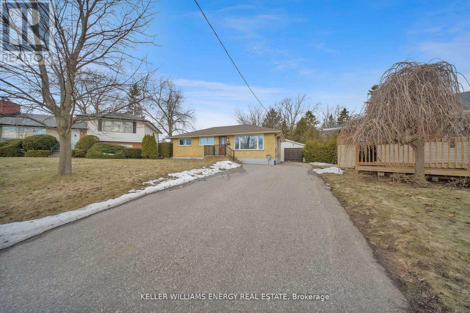 372 GARDEN COURT