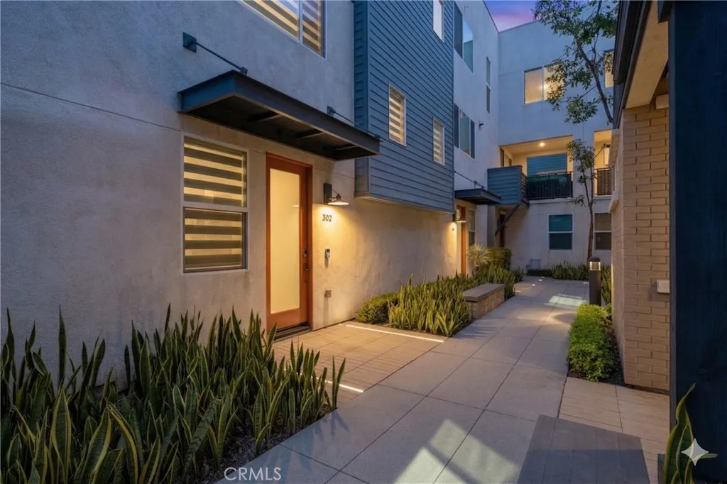 9914 Artesia Unit 302, Bellflower, CA 90706
