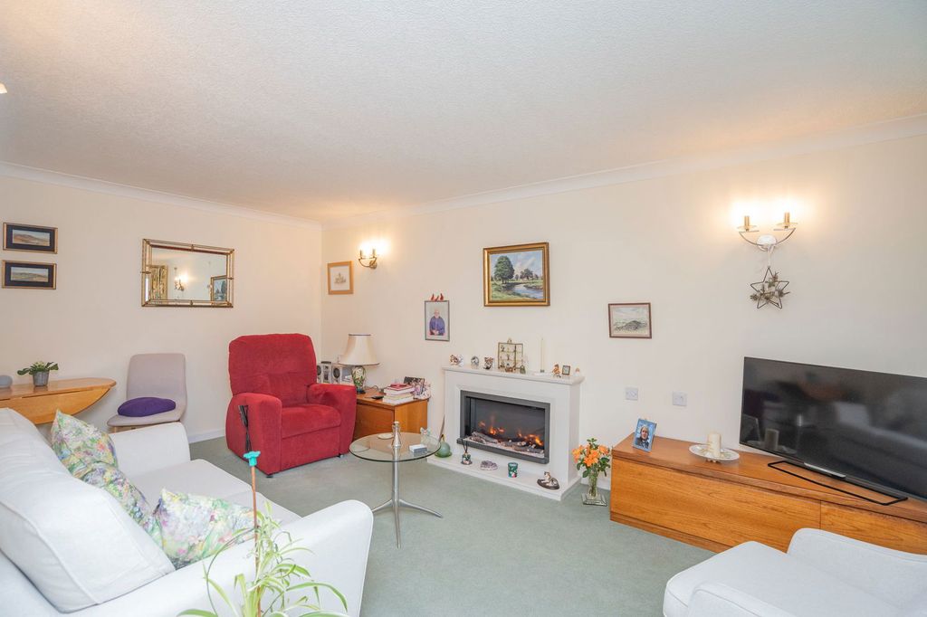 Additional image 5 of 2 bed flat for saleWorcester Road, Malvern, Worcestershire WR14