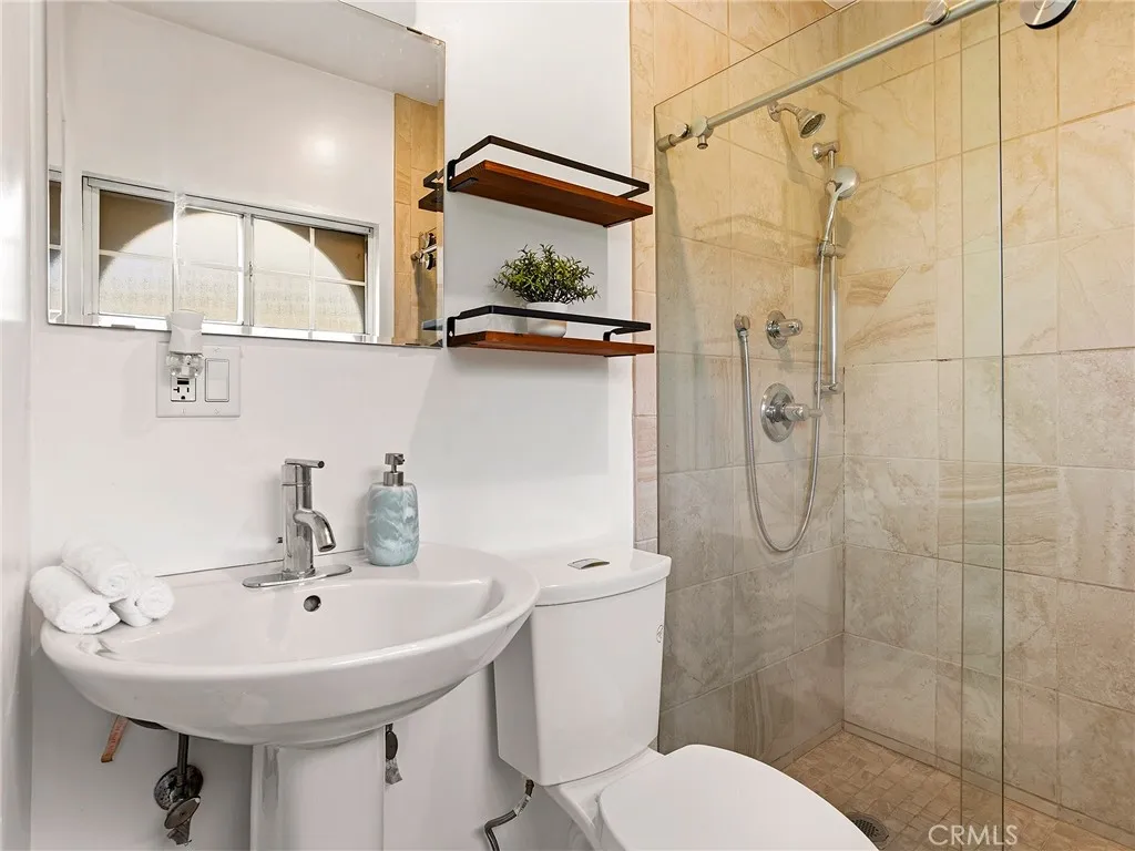 Additional image 31 of 1825 Altivo Way, Echo Park, CA 90026