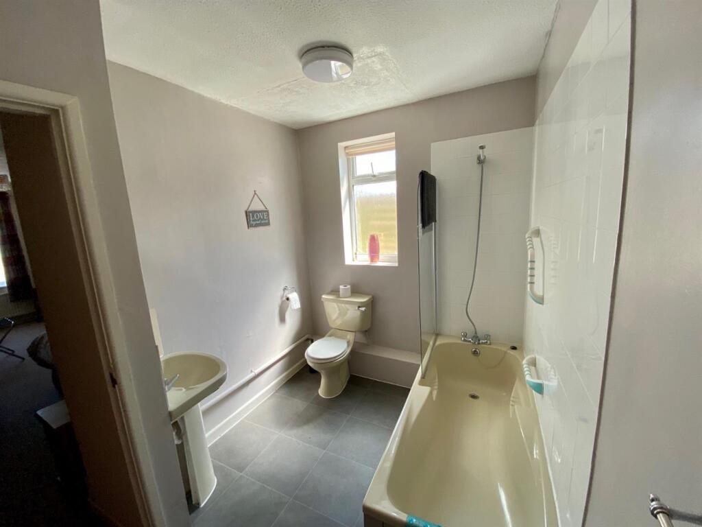 West Coker Road, Yeovil photo 4