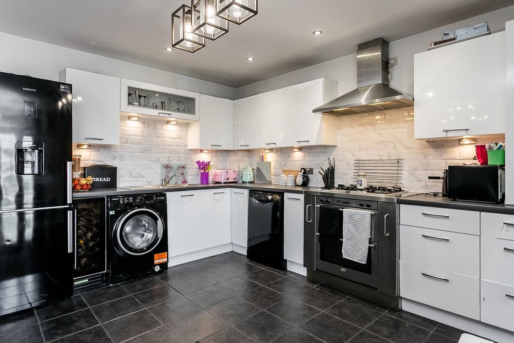 Additional image 9 of 2 bed flat for salePortland Gardens, Edinburgh EH6