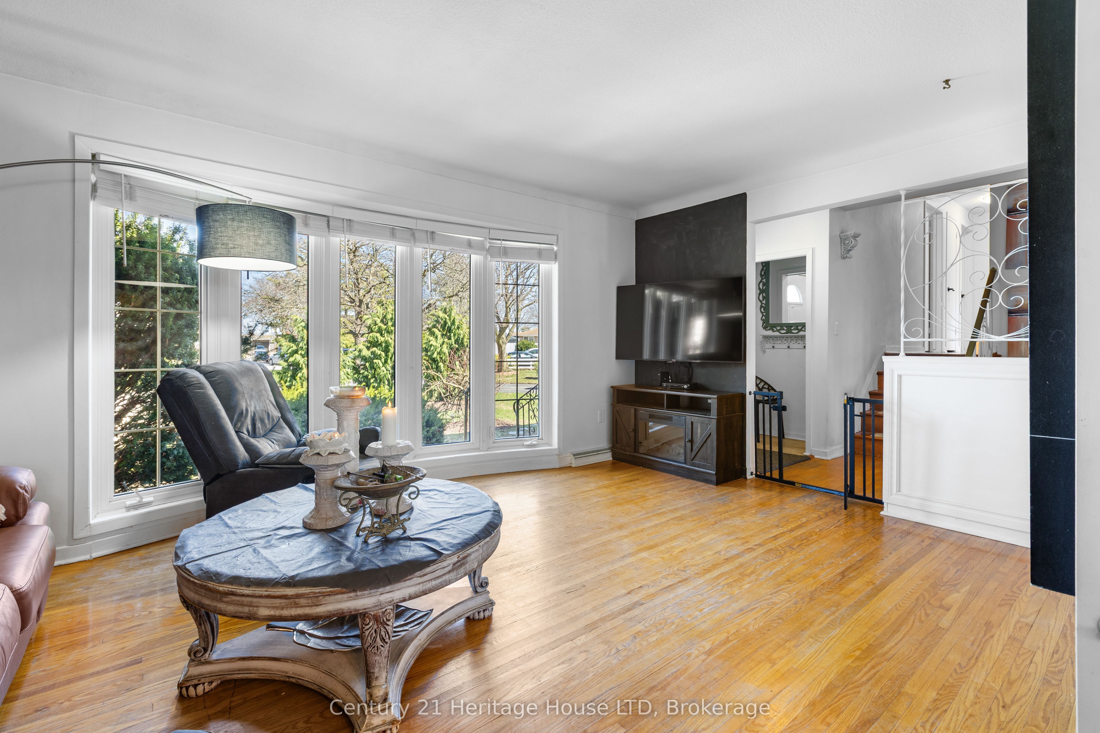 Additional image 3 of 8 Saturn Court, St. Catharines, ON, L2M 2T1