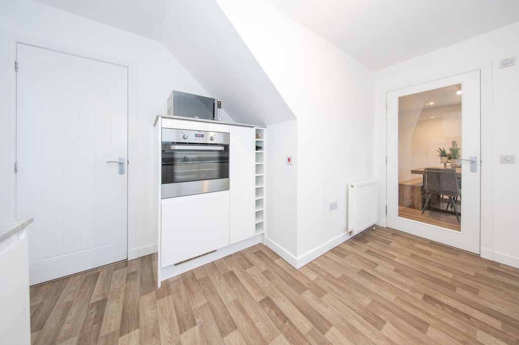 Additional image 4 of 3 bed detached house for saleBaxter Road, East Calder EH53