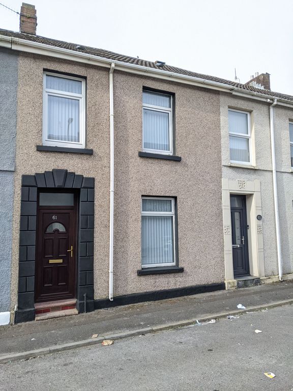 2 bed terraced house to rentBryn Road, Llanelli SA15