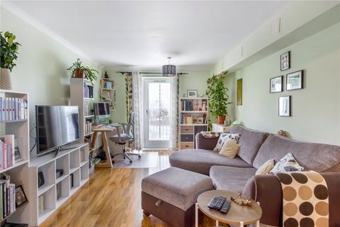 Academia Way, London N17
