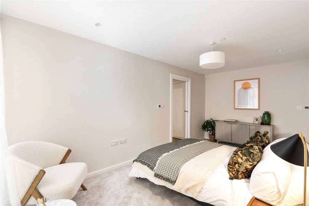 Additional image 10 of 3 bed semi-detached house to rentPreston Park Avenue, Brighton BN1