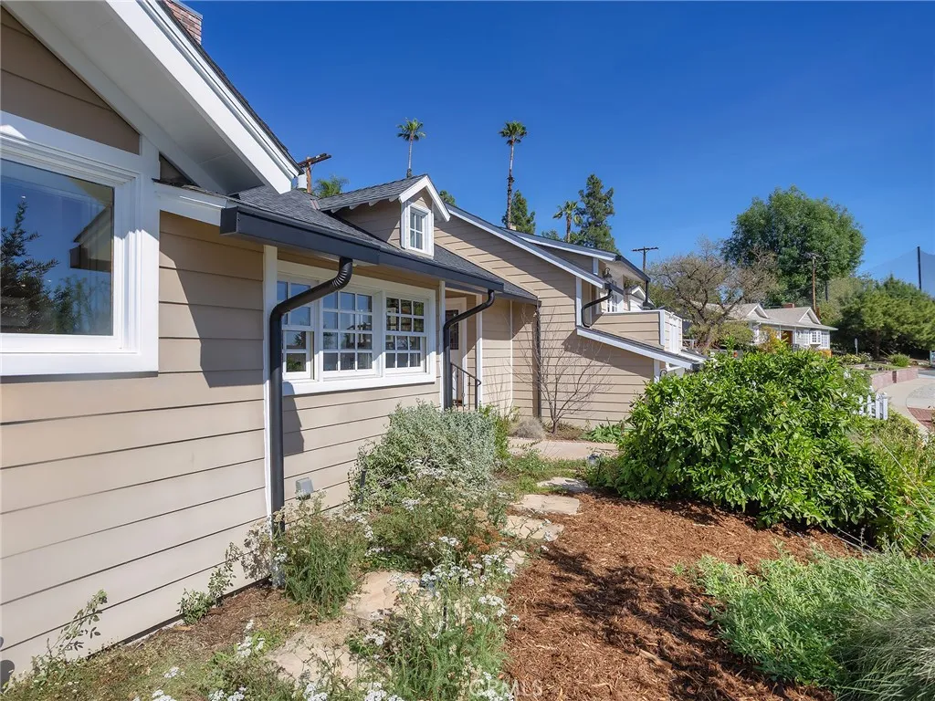 Additional image 64 of 1012 N Sunset Canyon Drive, Burbank, CA 91504
