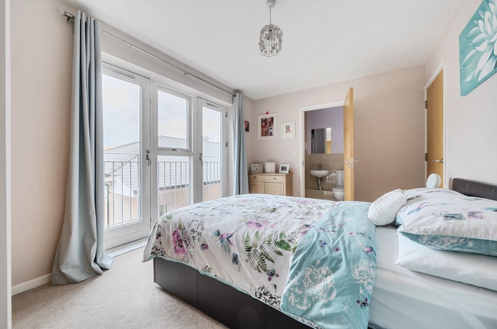 Additional image 9 of 2 bed flat for saleLondon Road, Binfield, Bracknell, Berkshire RG42