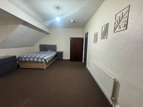 Oakfield Road, Balsall Heath, Birmingham B12, Room to rent