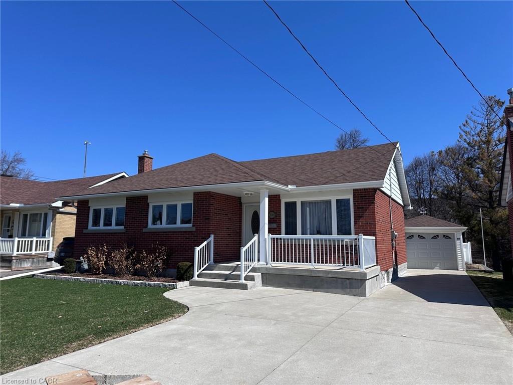 390 Dumfries Avenue, Kitchener, ON, N2H 2G1