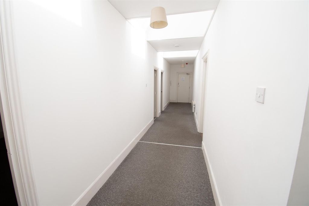 Additional image 13 of 2 bed flat to rentDock View Road, Barry CF63