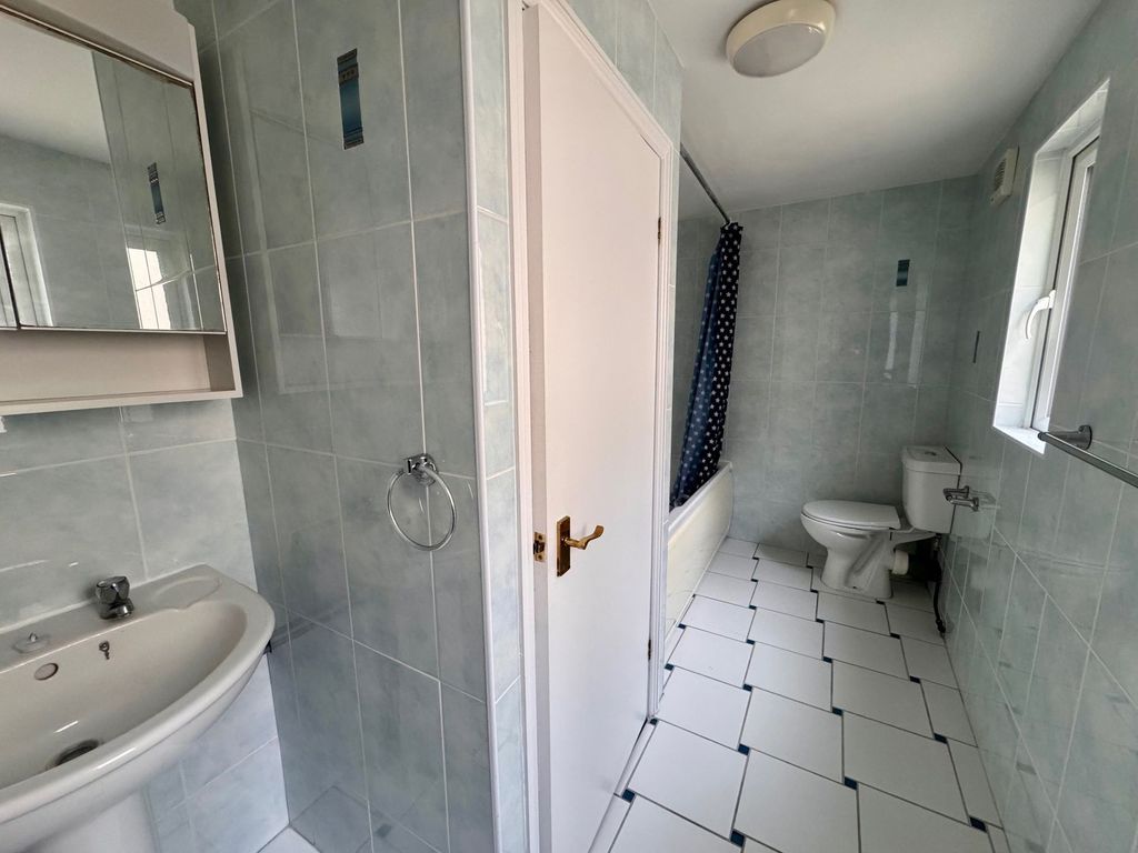 Additional image 2 of 2 bed flat to rentThe Flat, 55 New Street, St Helier JE2