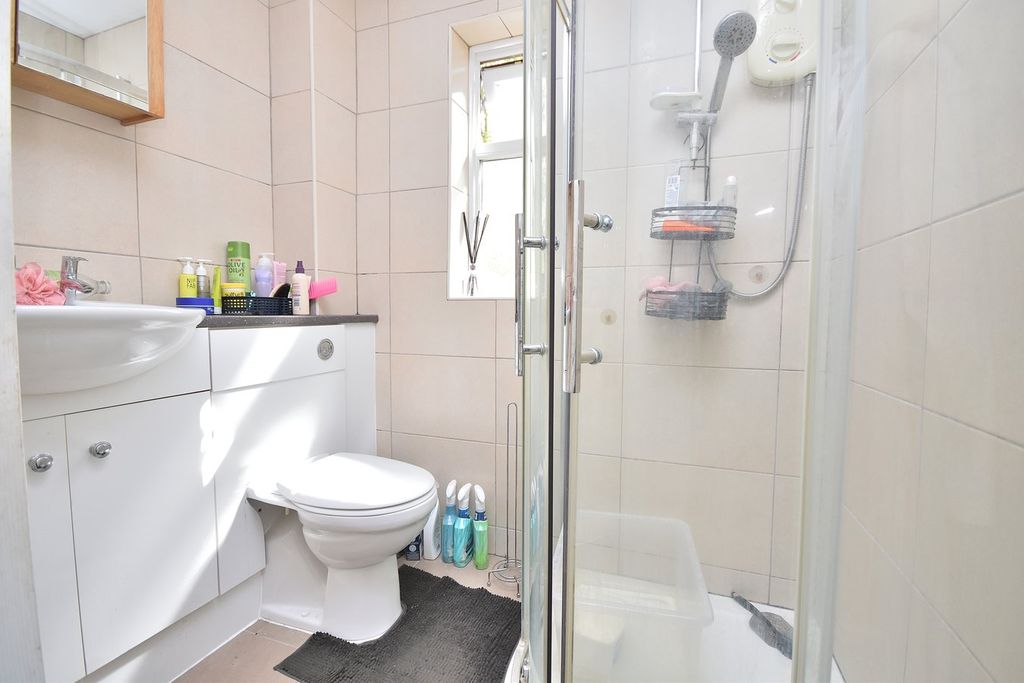 Additional image 9 of 3 bed semi-detached house to rentRaisins Field Close, Northampton NN3