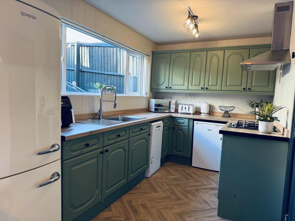 Windrush Close, Bath