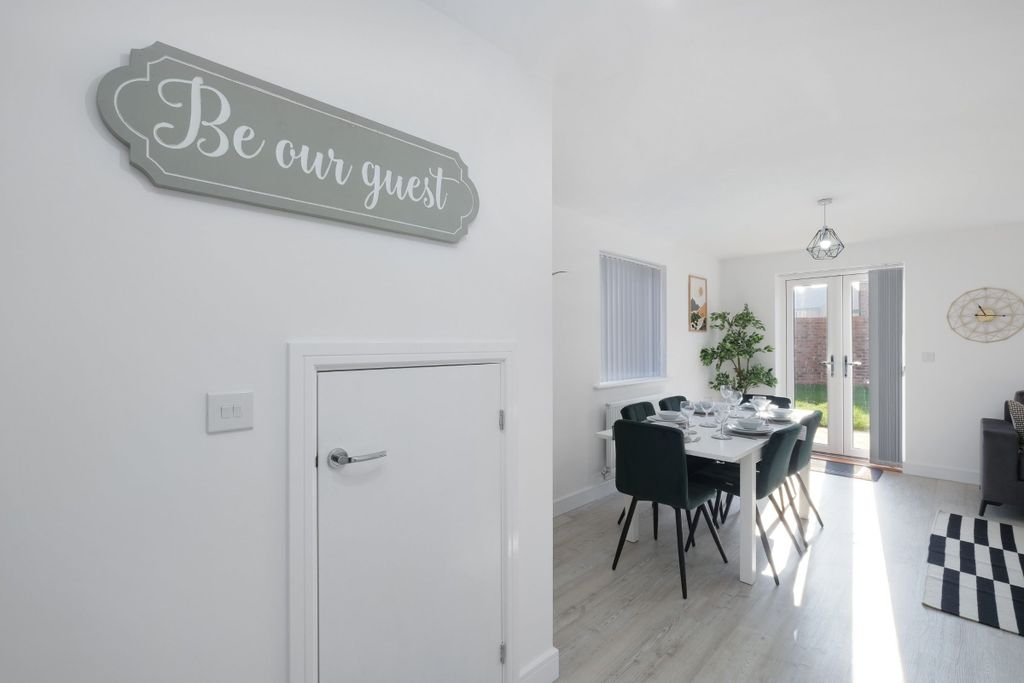 Additional image 12 of 5 bed semi-detached house to rentKempster Way, Weston Turville, Aylesbury HP22