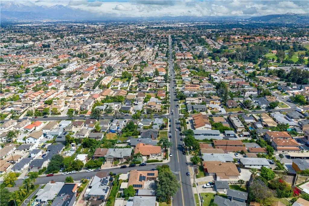 209 Graves Avenue E, Monterey Park, CA 91755