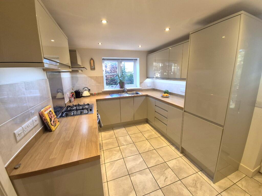 Manor Road, BA12 photo 5