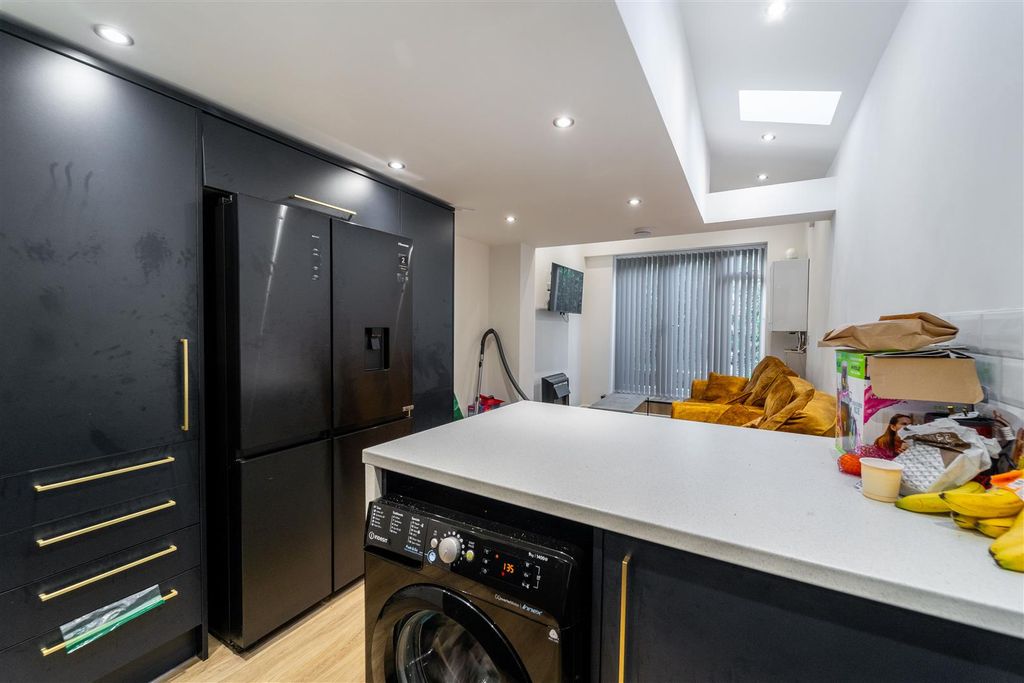 5 bed shared accommodation to rentGleave Road, Selly Oak, Birmingham, West Midlands B29 photo 5