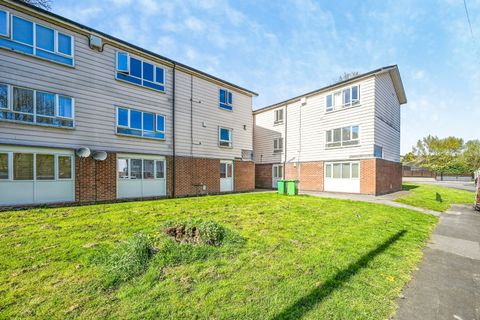 Wyton Close, Nottingham, Nottinghamshire NG5