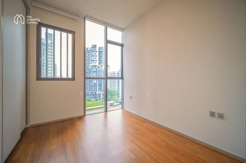1 Meyer Place photo 5