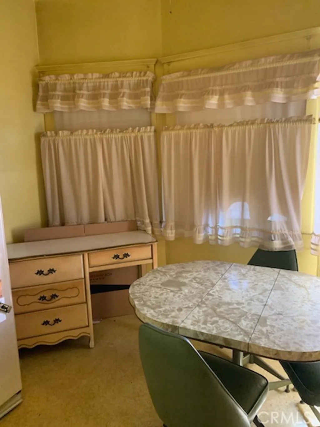 3708 S San Pedro Street, Los Angeles, CA 90011