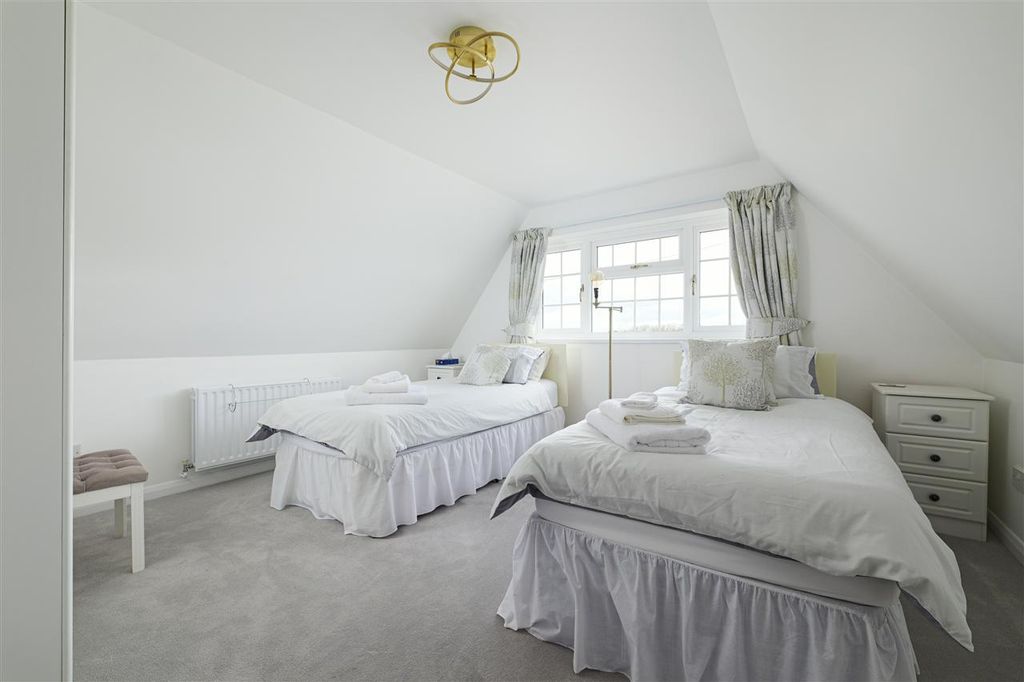 Additional image 14 of 5 bed detached house for saleLower Rainham Road, Rainham ME8
