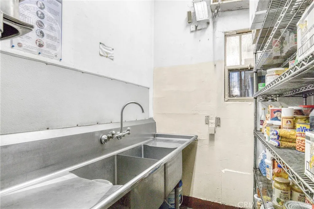 Additional image 10 of 7235 Owensmouth, Canoga Park, CA 91303