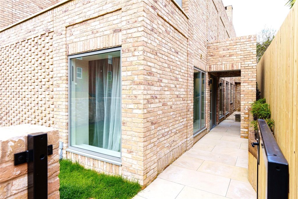 Additional image 5 of 3 bed semi-detached house to rentPreston Park Avenue, Brighton BN1