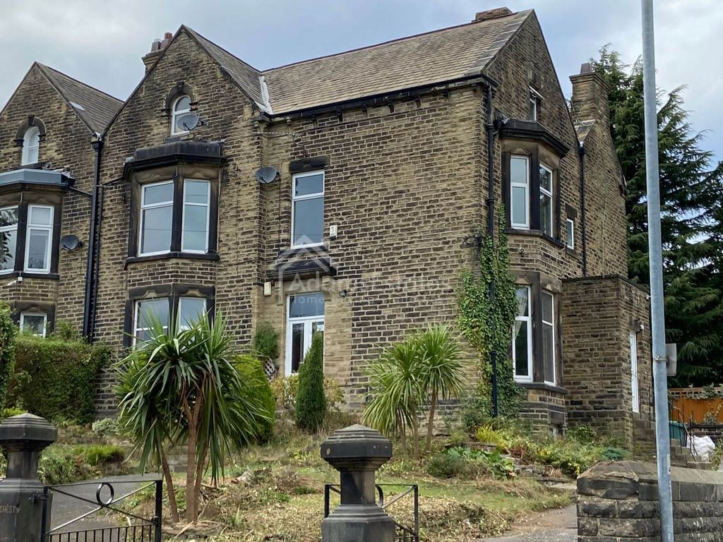 10 bed semi-detached house for saleHill Crest Road, Dewsbury WF12