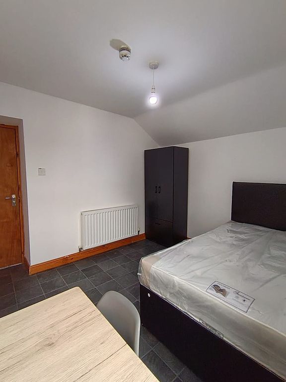 Room to rentPentrebane Street, Cardiff CF11